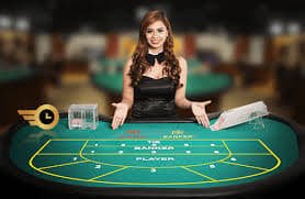 Antarmuka aplikasi qq12121 menampilkan pasar Liga 1 dan meja dealer langsung